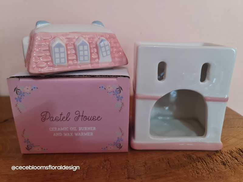 Pastel House   Oil Burner and Wax Warmer